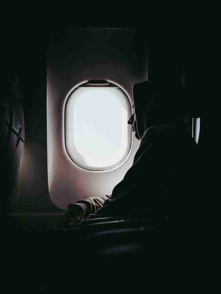 How to Avoid Jet Lag on Long Flights